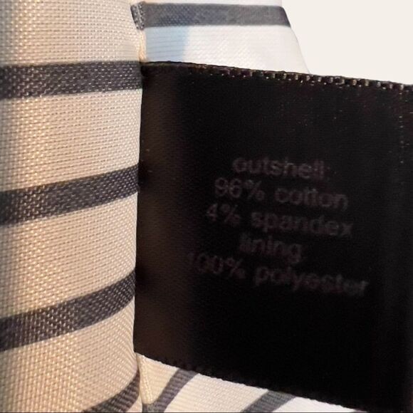 The Limited || Black Blazer || Medium - Picture 4 of 4